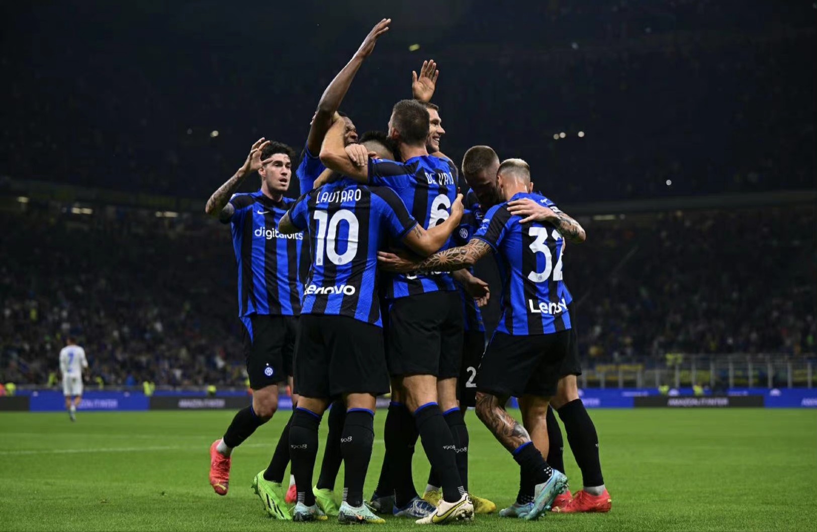 九游体育APP-赛前山东男篮调整名单以备欧冠，门线救险环节打磨，更衣室稳定，赛季目标并未改变的简单介绍